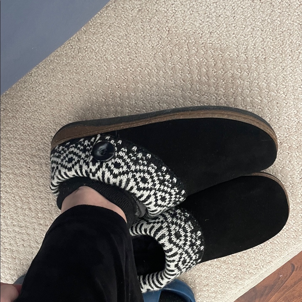 Clarks leather indoor outdoor Women's Black Slippers fleece lined - Picture 15 of 16